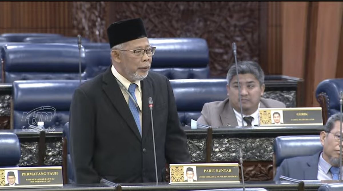 最后一文- 国会/ 再有伊党国会议员促禁航班供应酒精饮品! 建议提供Cendol ,Air Bandung