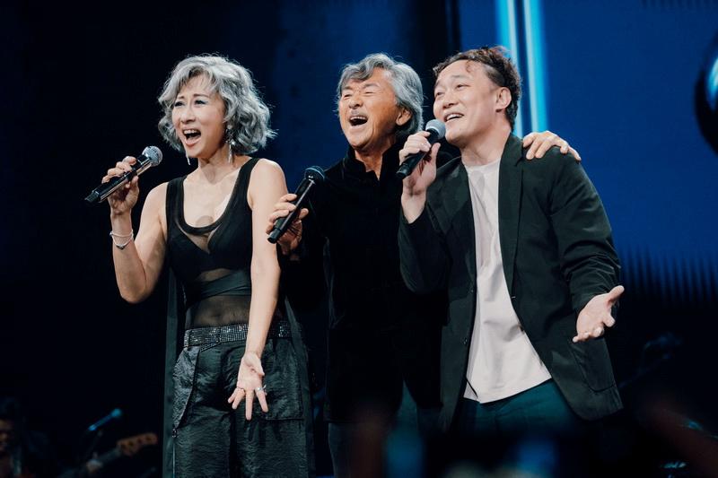 林子祥演唱会变生日派对 陈奕迅惊喜现身合唱《数字人生》