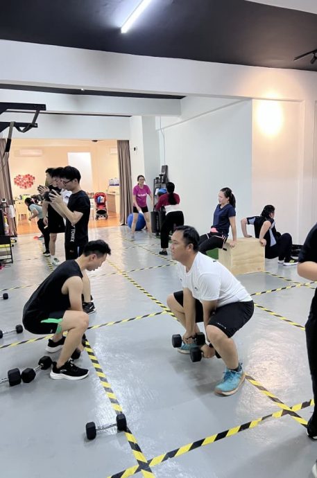 柔：乐活频道：跟着健身营动起来！