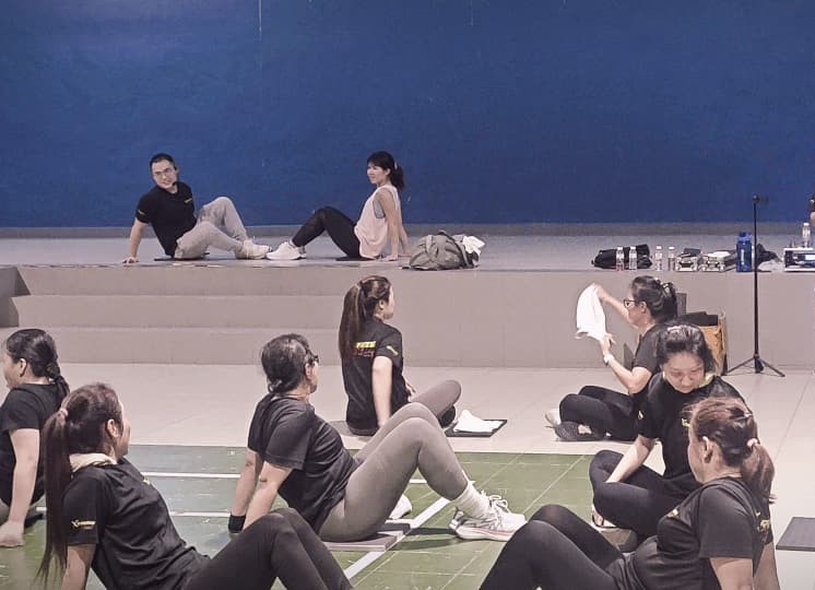 柔：乐活频道：跟着健身营动起来！