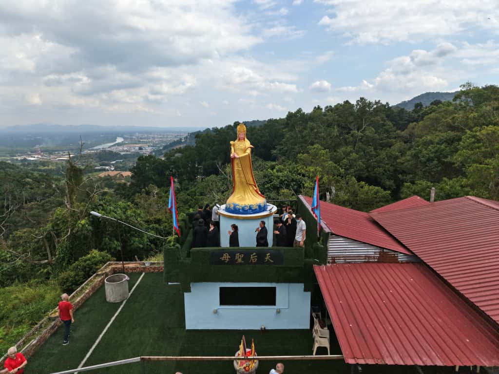 柔:可版头:峇无量寿佛静心殿,拥地势最高望海妈祖