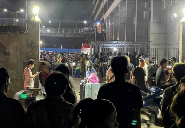 柬埔寨园区「多间公司深夜突解散」！　上百员工连夜撤离画面曝