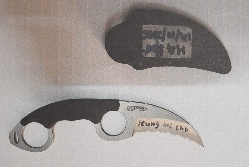 校园凶杀案|警方现场起获3刀具·其中两把写有美校园枪杀案凶手名