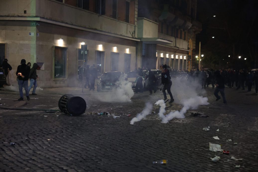 欧洲数十万民众挺巴游行　吁停火释放援助行动人士