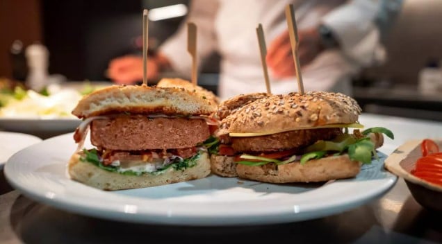 欧洲议会通过法案 植物肉禁用“牛排”“汉堡”标签