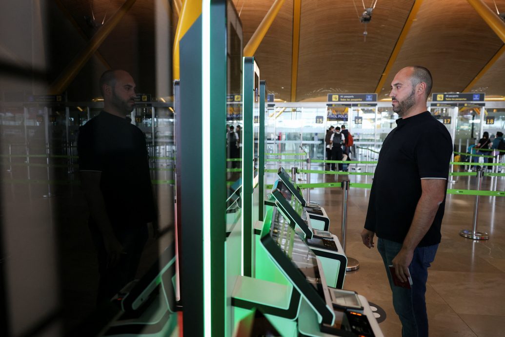 欧盟启用新数码边境系统 入境须刷脸扫指纹通关