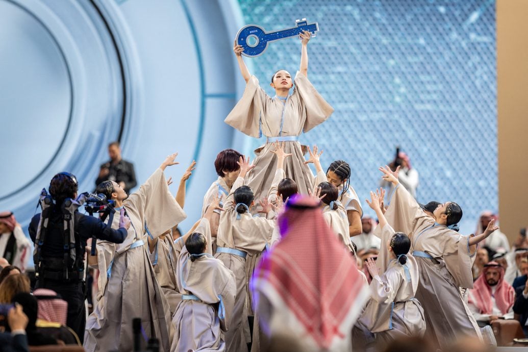 沙地“沙漠达沃斯”登场 聚焦超级计划与AI