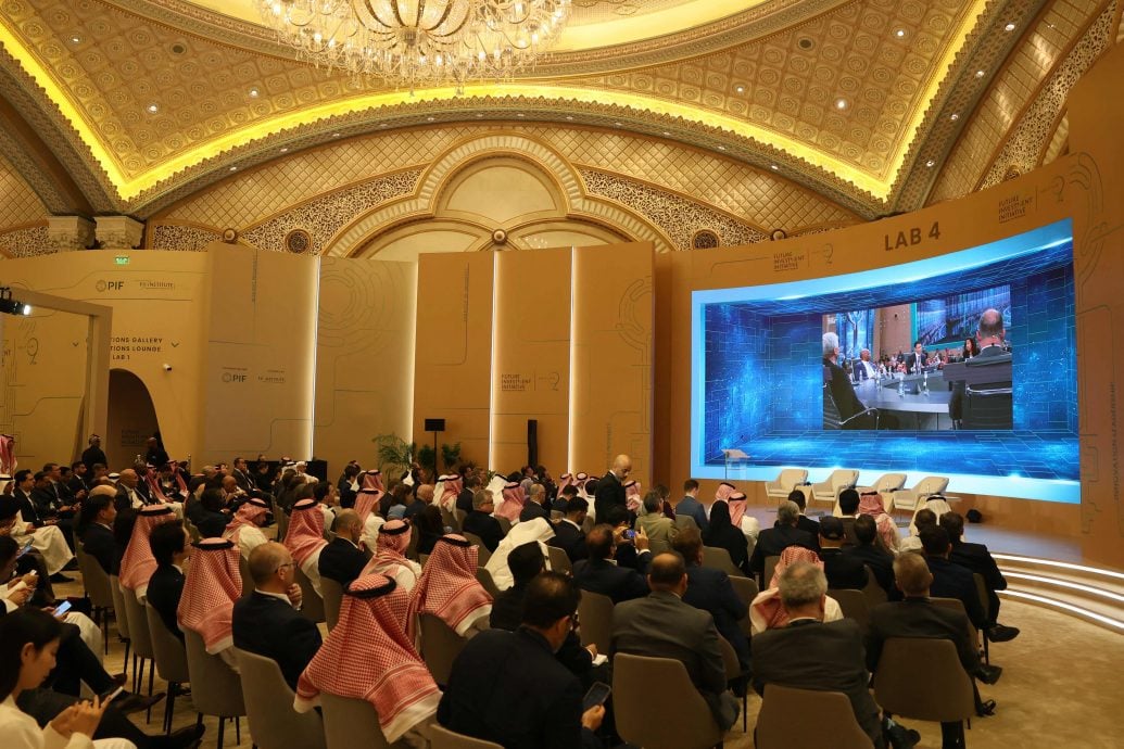 沙地“沙漠达沃斯”登场 聚焦超级计划与AI