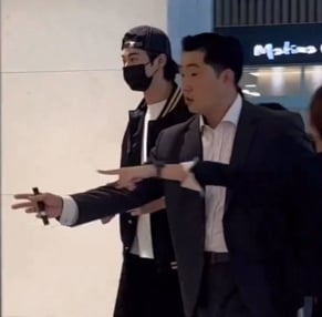 法官狠批边佑锡机场太高调 保安执勤过当被开罚