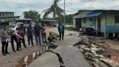 波德申涨潮掀巨浪 朱湖瓜拉芦骨渔村道路裂损