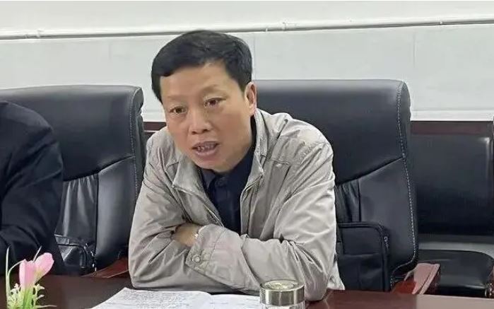 涉贪受贿又泄密 重庆城口县原政协副主席刘海被“双开”