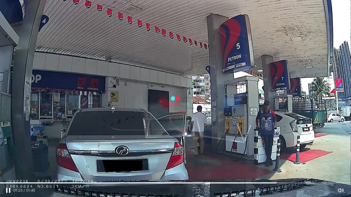  添油后不移车还搞失踪？ 车主被指霸占油泵挨轰