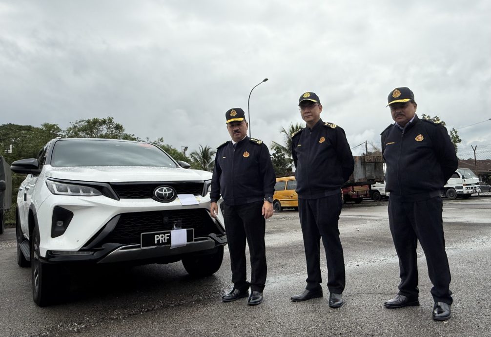 激励讲师一车两牌被捕/3图