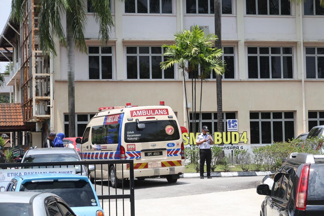 灵市万达镇国中14岁学生刺死学姐案 女死者卧尸女厕附近