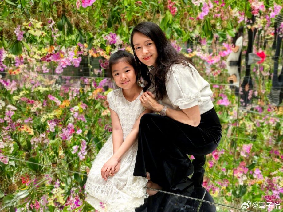 爆女儿追捧宋雨琦 章子怡吃醋感失宠