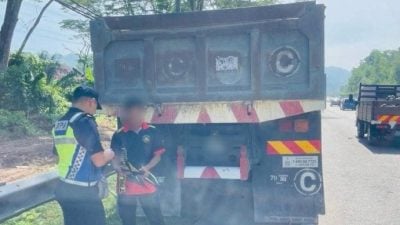 雪陆路交通局“打击超载”行动   充公19辆超载逾50%罗里