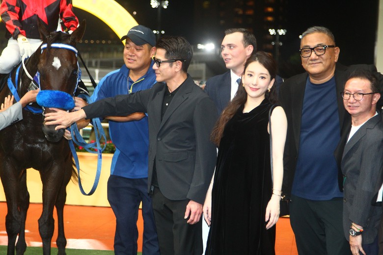 牵方媛拉头马赞三宝带好运 郭富城松口曝月底当爸爸