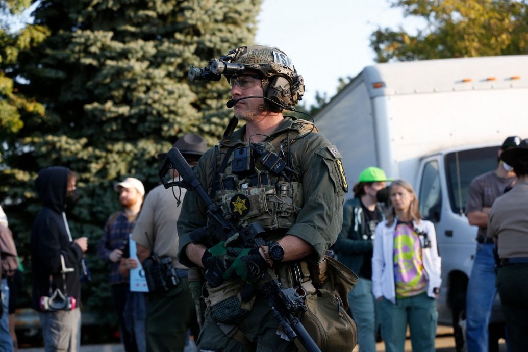 特朗普政府计划每年仅收7500名难民 优先考虑南非白人