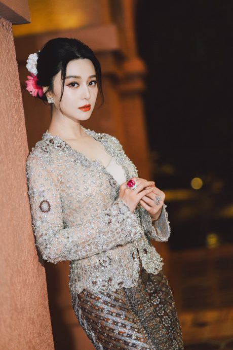 独家｜ 入围金马影后亲揭“失联”原因 范冰冰收百条祝贺吐心情