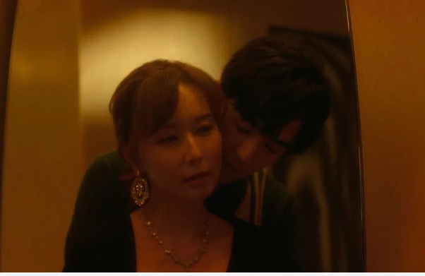 **狮城二三事**柔：林湘萍客串《回魂计》 与小28岁尹浩宇演假母子还有吻戏