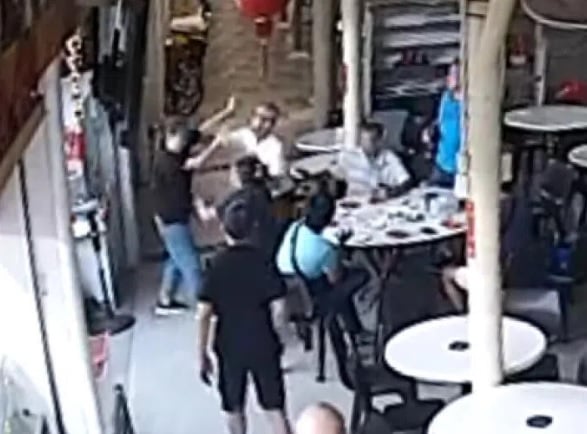 **狮城二三事**柔:酒客辱坐姿像妓女 还杯砸女主管致昏厥