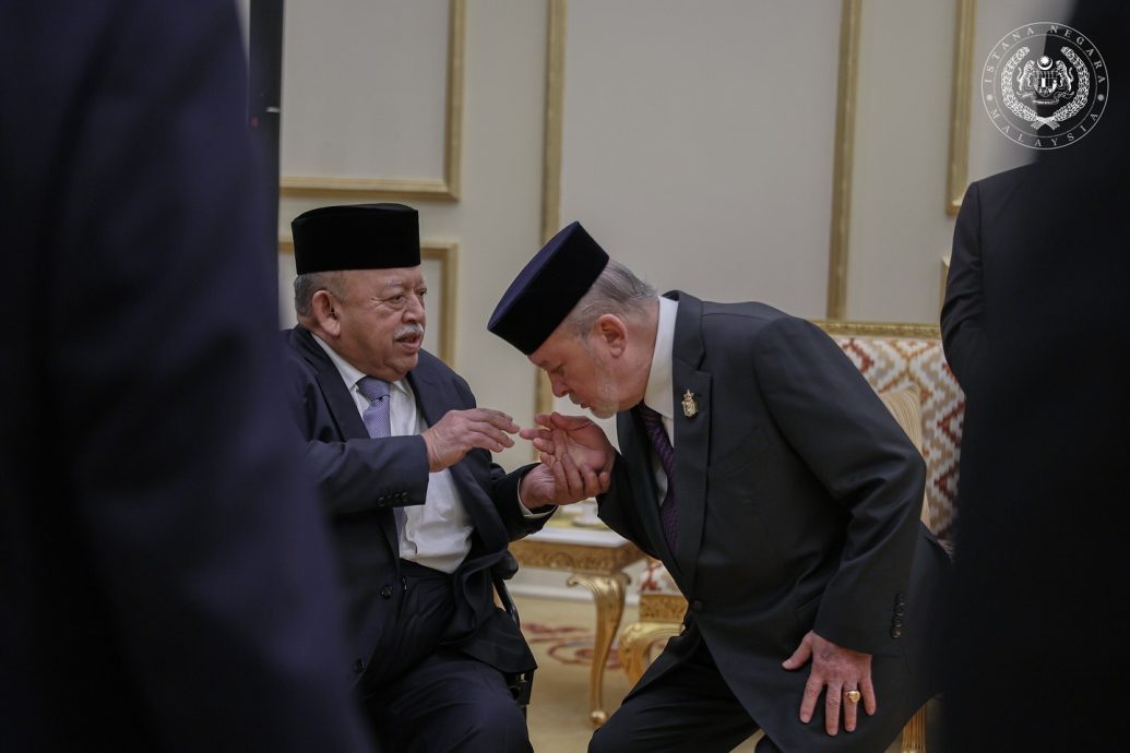 玻璃市拉惹今主持第270届马来统治者理事会会议