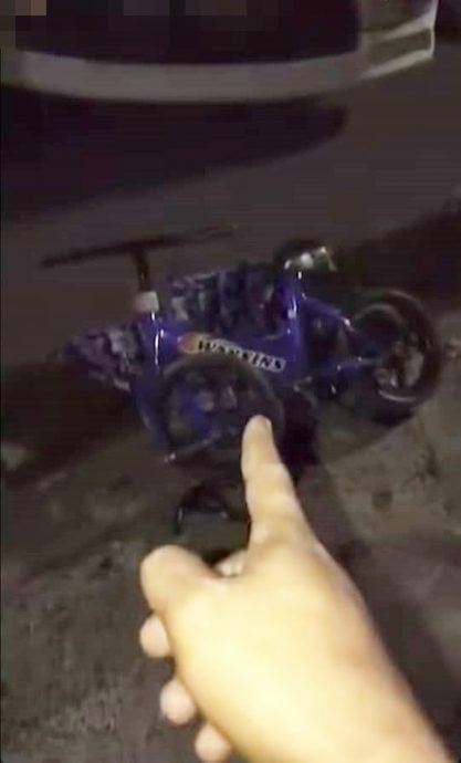 甘榜柏马哈休旅车撞倒儿童脚踏车,4岁男童送院不治。