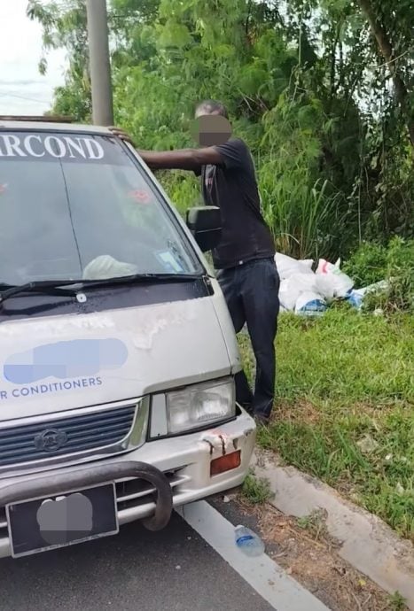 疑路边丢弃工程垃圾 2男无视劝阻挨轰 网民促当局严查