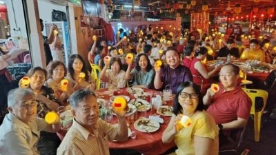 登黄氏宗亲会首办   逾百人秋月宴欢聚