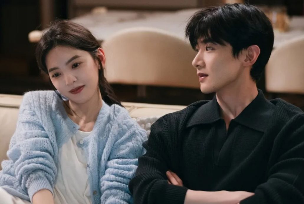 白敬亭甜晒“亲近的人”送生日礼 网扒章若楠用过疑隔空传情