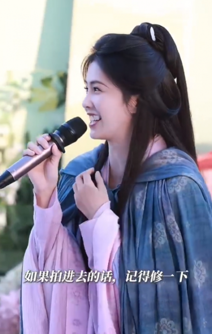 白鹿自爆牙片磕碎 不敢大笑喊话粉丝帮P图