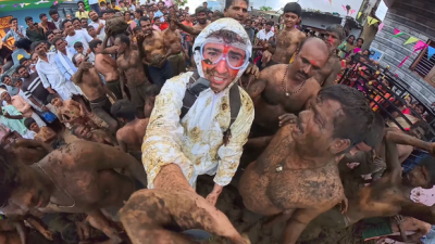 百万YouTuber拍“泼屎节”惹怒印度人! 挨轰歧视怒回:我没错