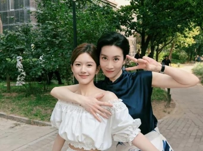 直夸“媳妇”赵露思真性情 温峥嵘疑暗讽虞书欣做作