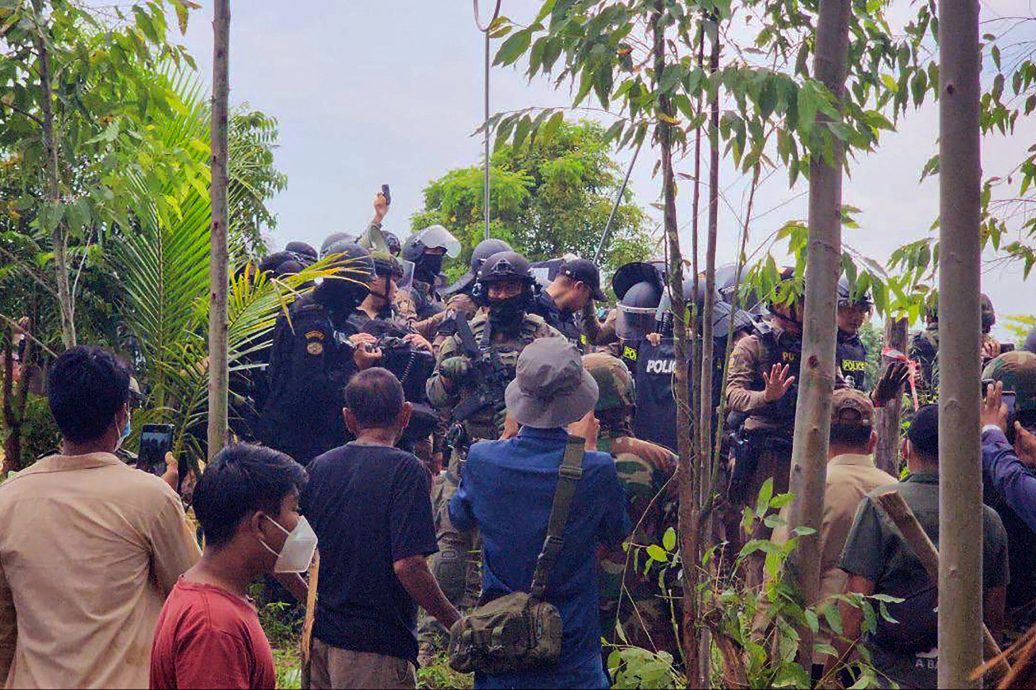 看世界)泰军借扫雷驱离柬民众 边境局势再陷紧张