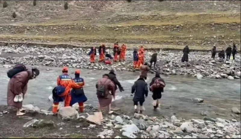 看世界/青海老虎沟山难1死逾250人一度受困 死者来自台湾