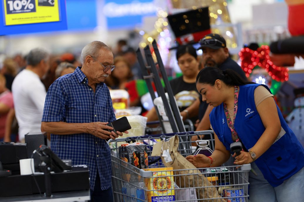 研究：全球经济顶住贸易战压力 基础已出现裂缝