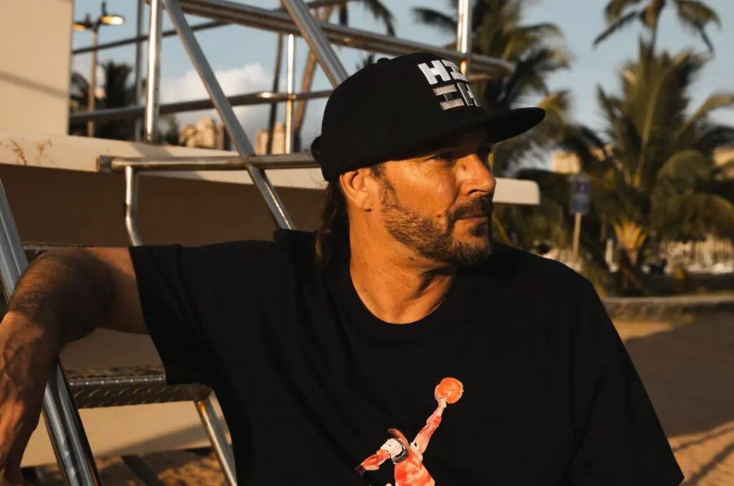 碧妮史毕丝持刀盯儿子睡觉 前夫爆料震惊外界