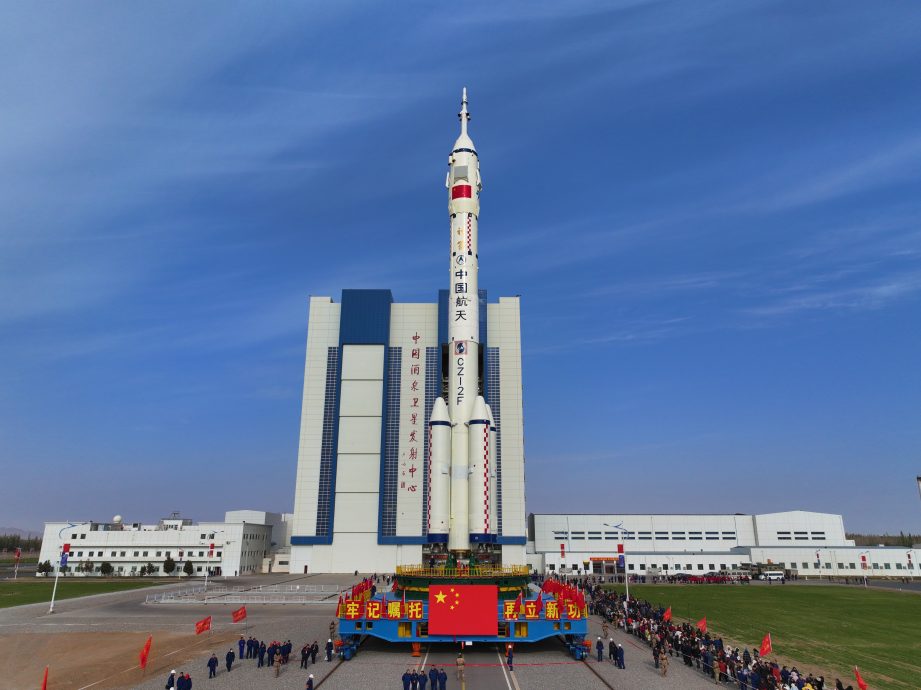 神舟二十一号31日晚发射 首次把老鼠带上太空进行科学实验