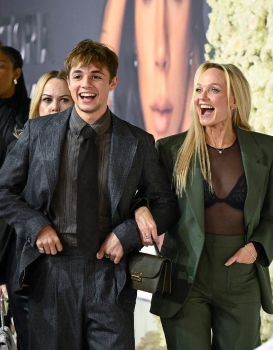 维多莉亚纪录片办首映 长子媳妇继续搞失踪