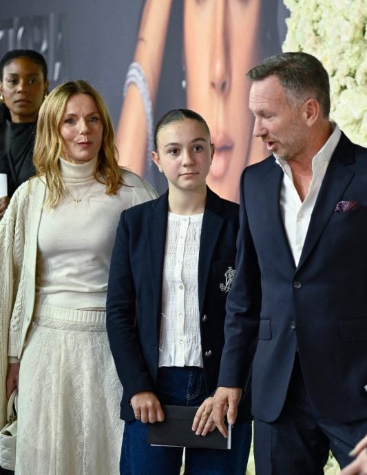 维多莉亚纪录片办首映 长子媳妇继续搞失踪