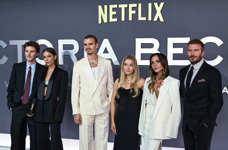 维多莉亚纪录片办首映 长子媳妇继续搞失踪