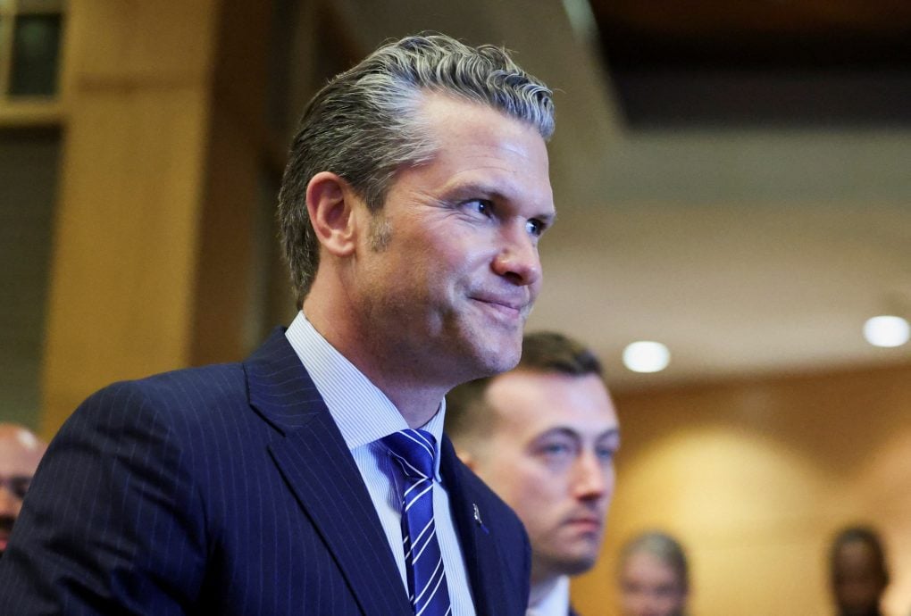 美中防长会晤 海格塞斯:美国将“坚决捍卫”自身利益