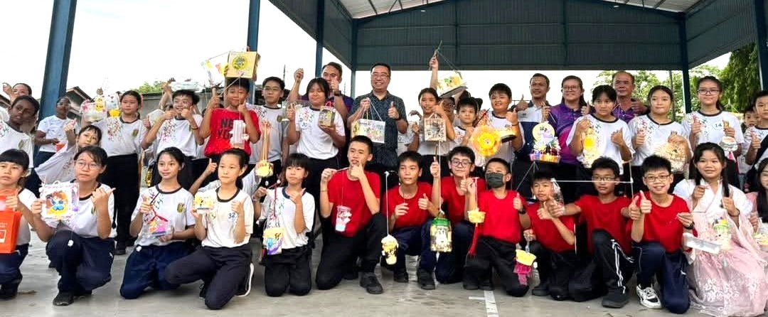 美罗瓜拉美金华小联办中秋环保灯笼制作比赛