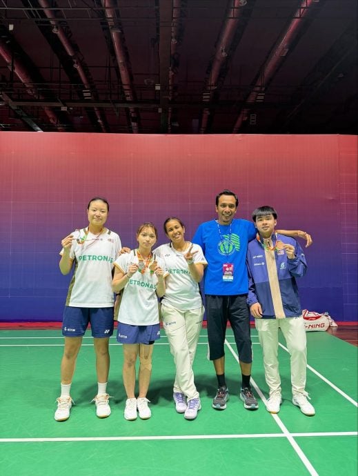 羽球世青赛|诺拉琪拉独得双牌 刘子瑜连续2届摘银