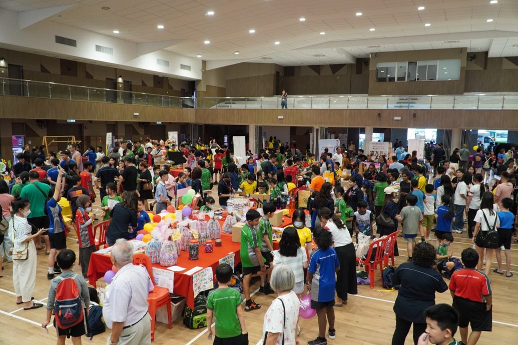 翠林城国际学校慈善义卖会 超过千人响应 现场人山人海