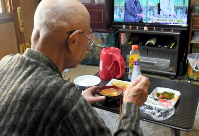 老夫妻存117万却不敢花 过度节俭10年后悔了