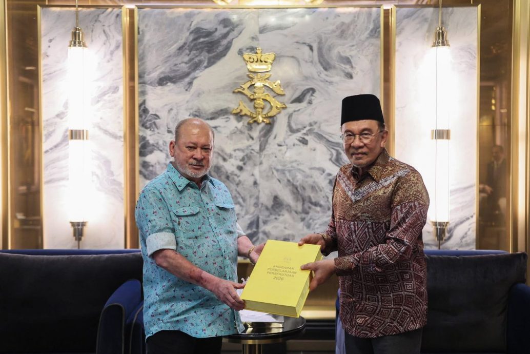 艾瑾/国家元首御准接收财政预算案建议书