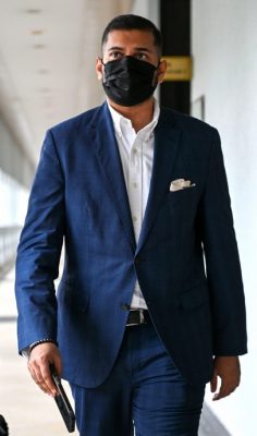 艾瑾/被控受贿500万不认罪