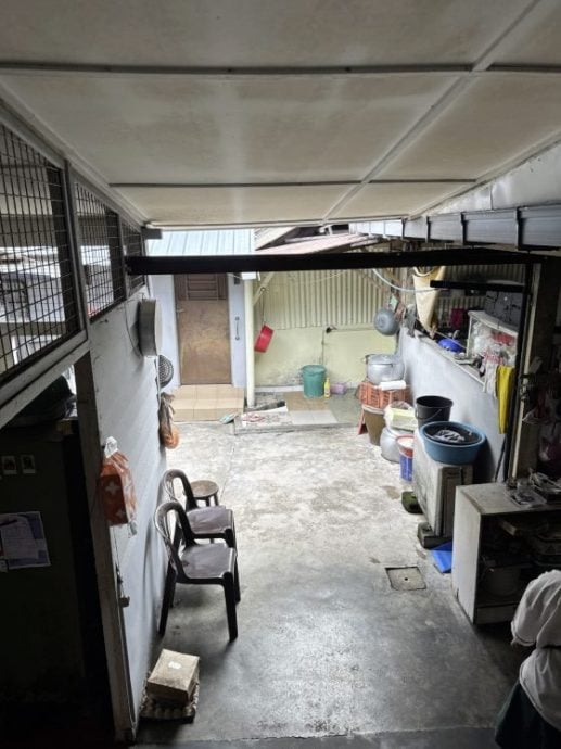 草稿筑迹/传承的意义:住在高脚屋里的两代华人与峇峇娘惹