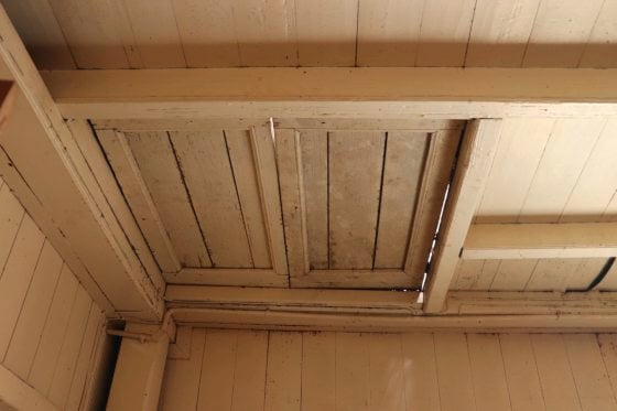 草稿筑迹/传承的意义:住在高脚屋里的两代华人与峇峇娘惹